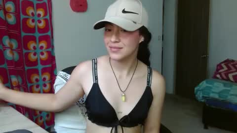 Snapshot of amitlu_ chatting on September 24, 6:47 pm amitlu_ online show from September 24, 6:47 pm