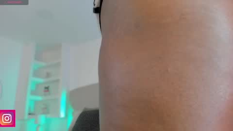 Snapshot of ammy_brown_ chatting on October 2, 7:45 pm AMMY online show from October 2, 7:45 pm
