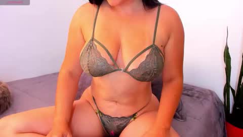 ammy online show from November 9, 6:21 pm