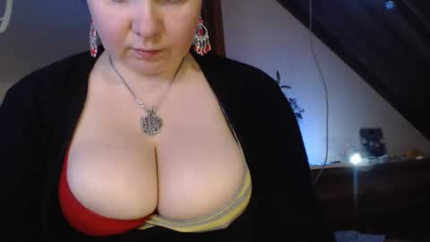 amorelara online show from February 6, 11:53 am