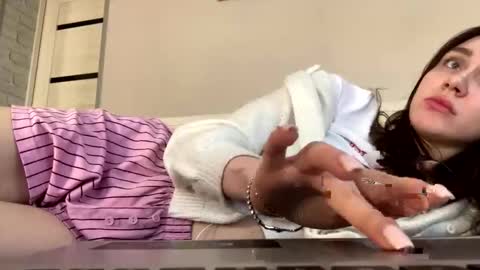 miss unforgettable online show from February 13, 5:22 am