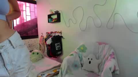 AmyEloise online show from October 7, 4:47 pm