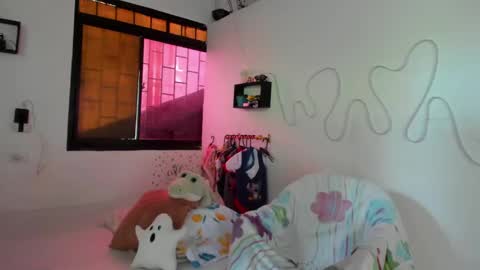 AmyEloise online show from October 4, 5:55 pm