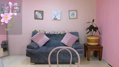 Snapshot of amy_lovelydoll chatting on October 9, 9:20 pm Amy online show from October 9, 9:20 pm