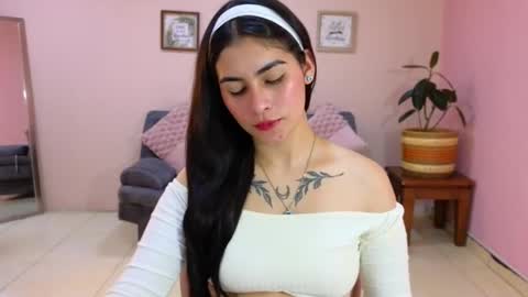 Snapshot of amy_lovelydoll chatting on October 2, 11:25 pm Amy online show from October 2, 11:25 pm