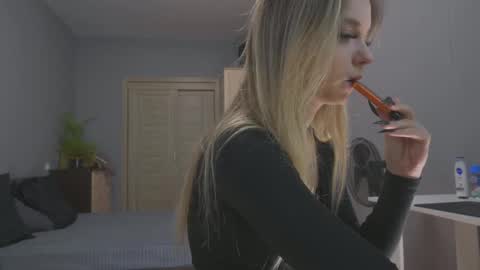 amylanee online show from November 6, 8:17 am