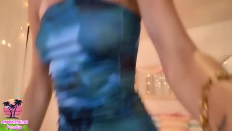 Snapshot of amyvalentine chatting on September 24, 5:47 am AmyValentine online show from September 24, 5:47 am
