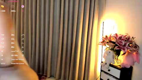 amyvilvet online show from April 10, 9:52 pm