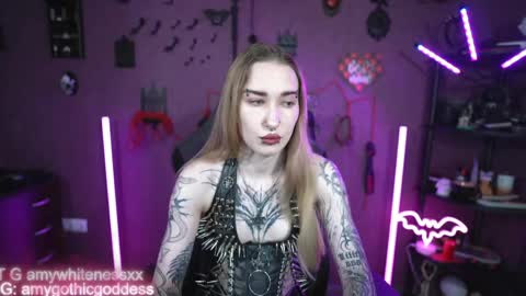 Amy switch Goddess divine Mistress   online show from June 2, 3:47 pm