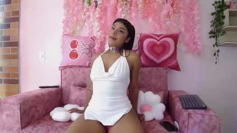 Ana online show from March 1, 2:32 pm