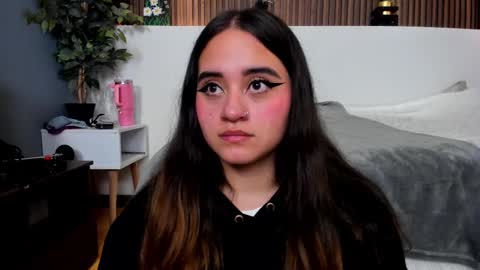 Ana online show from February 25, 2:48 pm