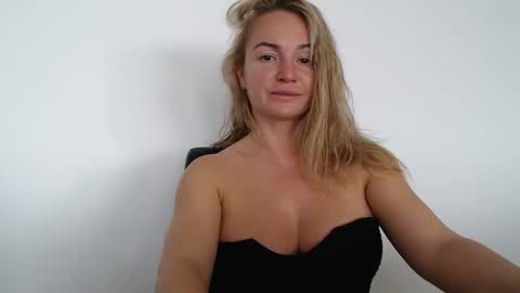 Ana online show from November 12, 12:07 pm