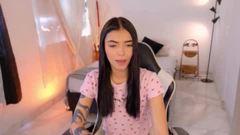 ANABEL WOLF  online show from November 15, 4:08 pm