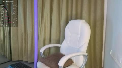 anabloom_ online show from May 23, 9:22 pm