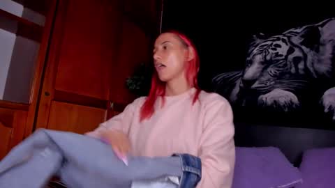 Anahi online show from January 13, 1:02 am