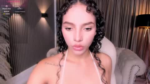 Anahi Curlie online show from May 2, 10:54 am