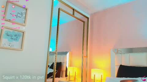 Anahi  online show from April 15, 7:58 pm