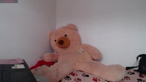 Anahi Browns online show from March 25, 7:09 pm