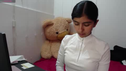 Anahi Browns online show from December 15, 8:49 pm