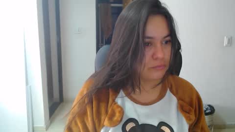 Snapshot of anaids_dam chatting on October 9, 11:48 am anaids online show from October 9, 11:48 am