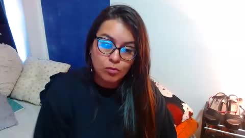 Snapshot of anaids_dam chatting on March 9, 10:30 pm anaids online show from March 9, 10:30 pm