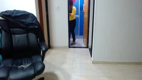 Snapshot of anaids_dam chatting on January 28, 10:55 am anaids online show from January 28, 10:55 am