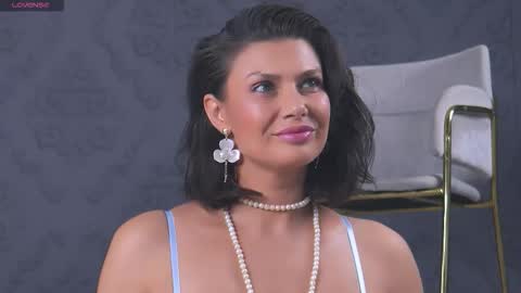 Snapshot of anaisleblanc chatting on October 8, 4:40 am Anais online show from October 8, 4:40 am