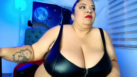 Snapshot of anamariiarios chatting on October 14, 7:28 pm Ana Maria online show from October 14, 7:28 pm