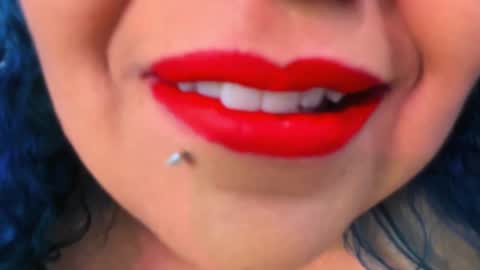 Snapshot of anamariiarios chatting on February 24, 11:09 pm Ana Maria online show from February 24, 11:09 pm