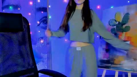 Ana online show from December 14, 1:39 pm