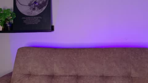 Kendra  online show from April 18, 10:17 am