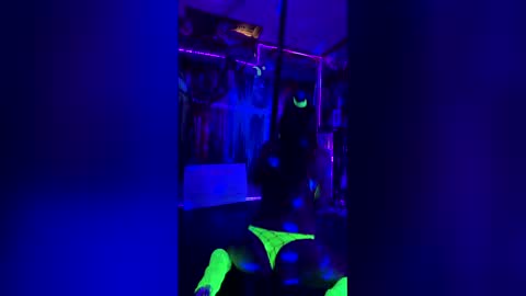 anavrinjae online show from April 18, 4:31 pm