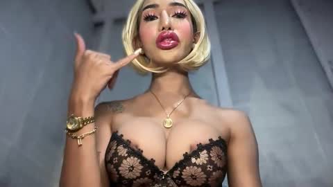 anawalters online show from December 18, 4:08 am