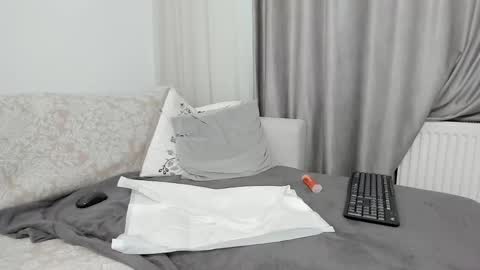 Snapshot of anayscaandy chatting on February 15, 8:54 am Andreea online show from February 15, 8:54 am