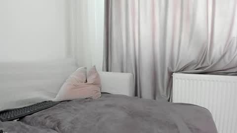 Snapshot of anayscaandy chatting on February 25, 10:04 am Andreea online show from February 25, 10:04 am