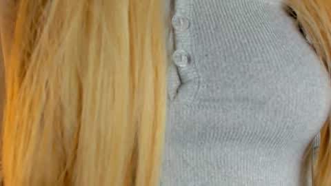 Layla online show from March 1, 10:36 pm