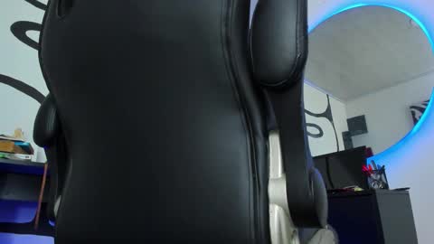 Andrs   -                   online show from October 3, 2:43 am