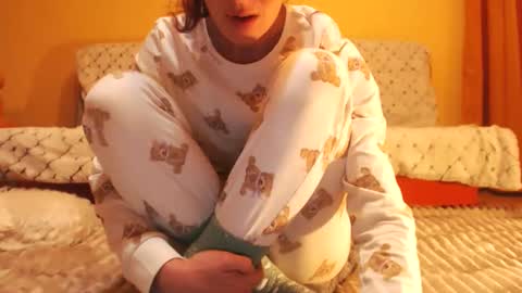 Snapshot of andrasweetie chatting on October 12, 5:48 pm Andra online show from October 12, 5:48 pm
