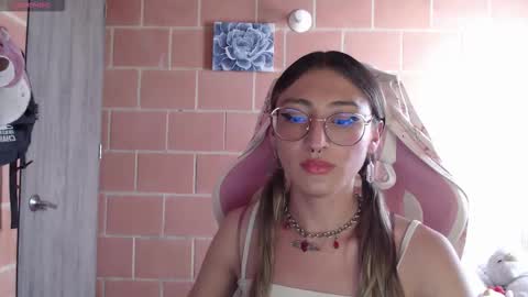 Andrea  online show from February 20, 6:10 pm