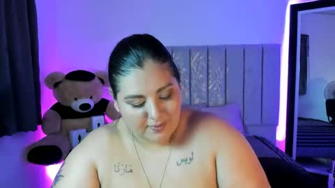 Snapshot of andreaakinky chatting on September 27, 8:34 am andreaakinky online show from September 27, 8:34 am
