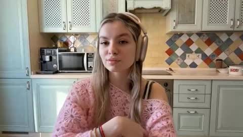 Mia or just MI online show from March 19, 8:42 am