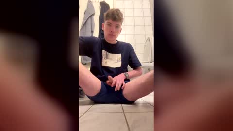 andreasbaun online show from April 16, 9:09 am