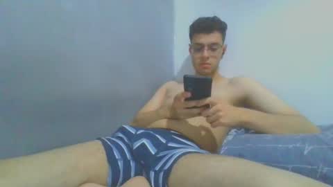 andres129494 online show from November 22, 3:05 am