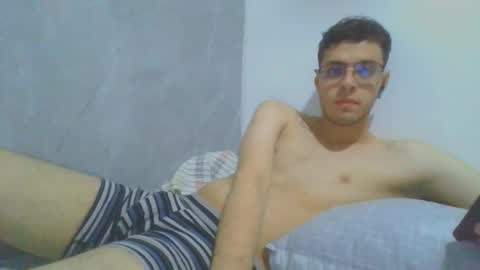 andres129494 online show from November 28, 2:41 am