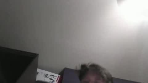 andres817542 online show from February 17, 9:03 pm