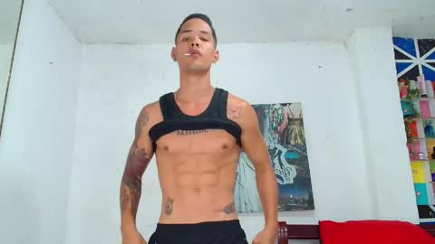 andres_santos777 online show from May 14, 2:32 am
