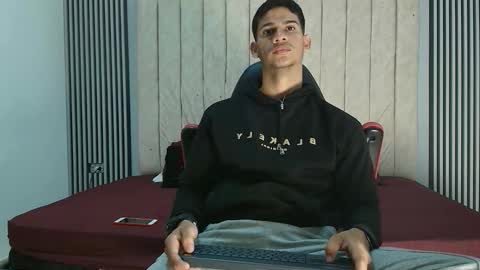 andres_stud online show from September 29, 4:22 am