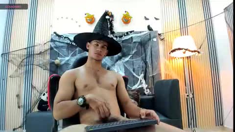 ANDRES  online show from October 28, 4:46 am