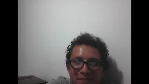 andresfloga online show from October 14, 2:36 am