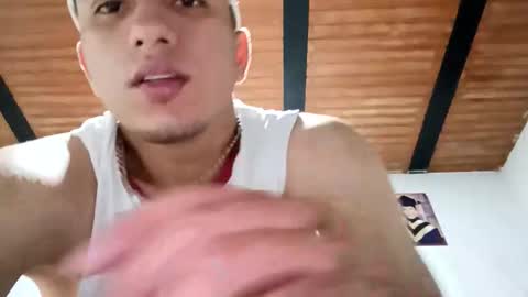 andreskrg16 online show from January 14, 7:38 am